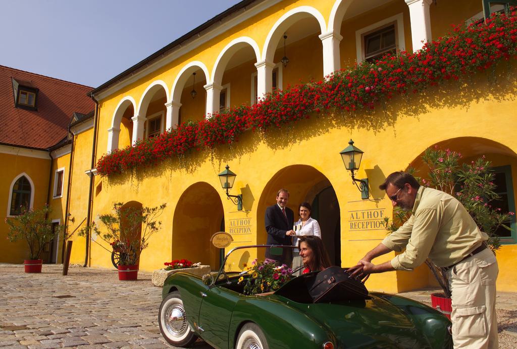 Hotel Althof Retz Exterior photo