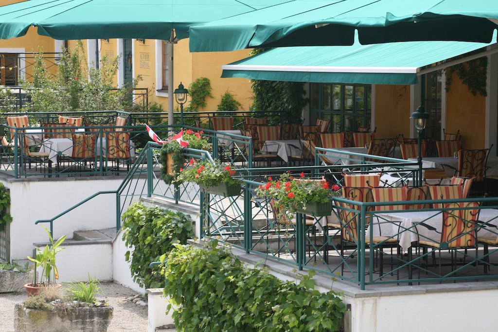 Hotel Althof Retz Exterior photo